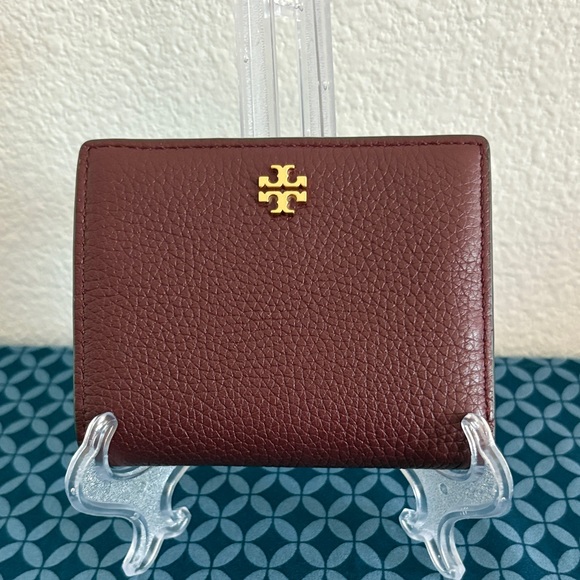 Tory Burch Small Compact Pebbled Leather Wallet - Picture 1 of 11